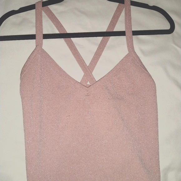 3/$20 Cropped tank - Picture 1 of 4